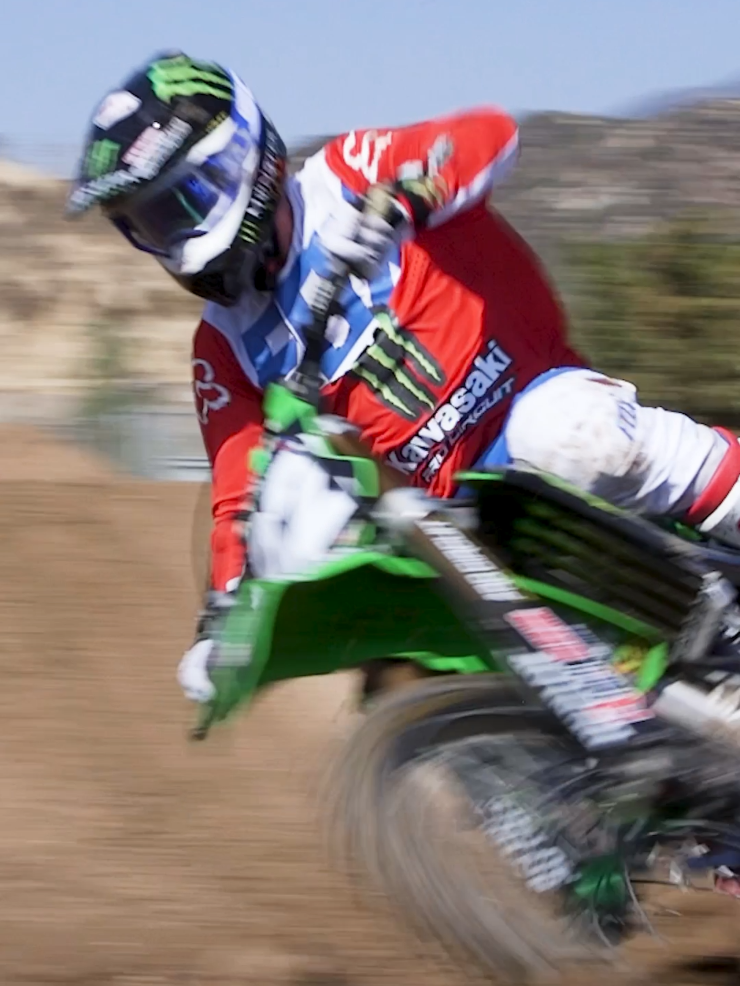 Once you use Slick, there’s no going back. 💪 Cleaner frame. No water spots. Stadium shine. That Pro look under the lights. ✨ #SlickProducts #RideClean #MotoLife #Supercross #Motocross #BikeCare #ShineLikeAPro #TeamSlick #DirtBikeCulture #MotoClean