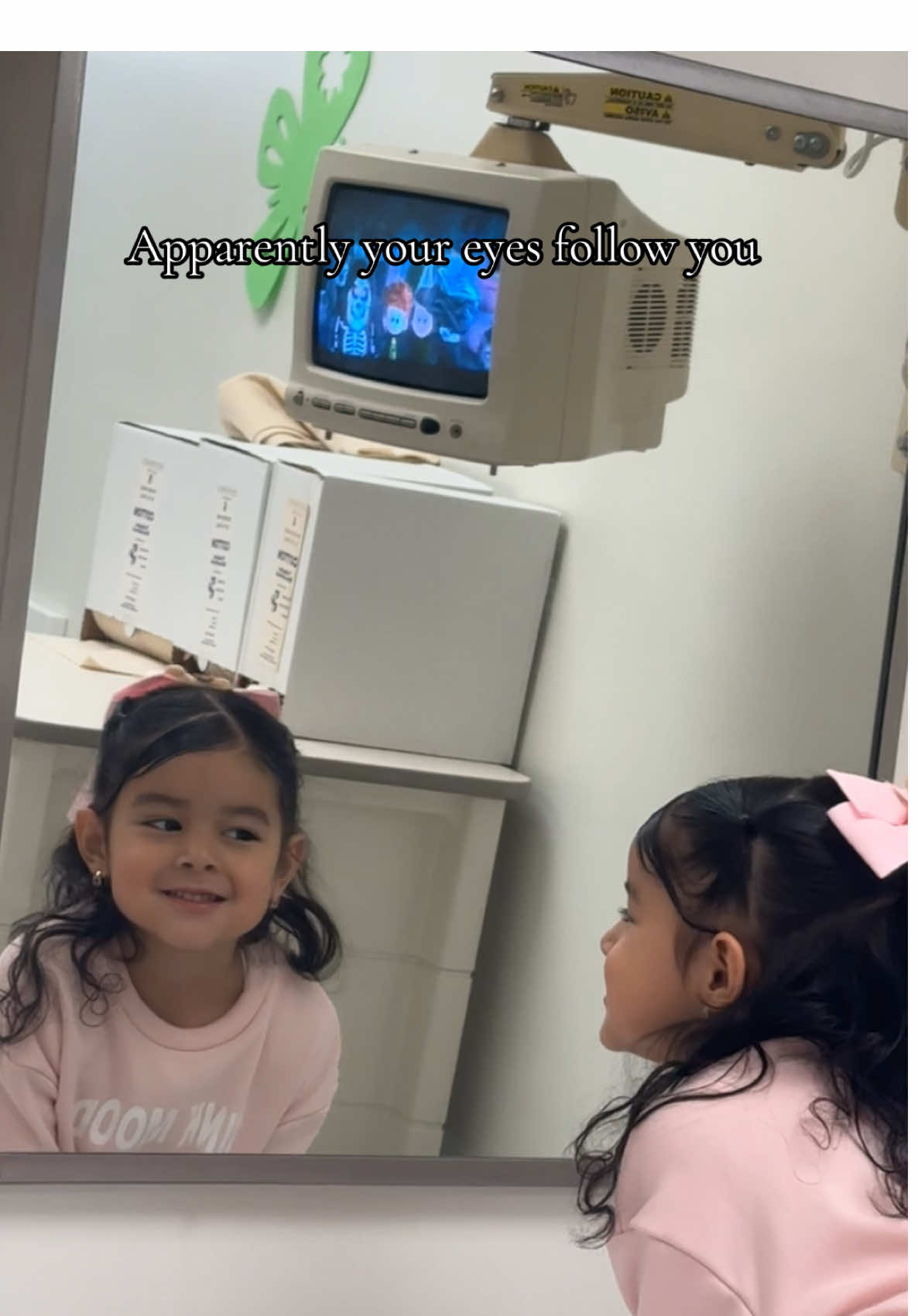 That’s sooo weird 😂 #toddlers #eyes #kafo #appointment #babygirl #babyazari #cute #learning #mirrors 