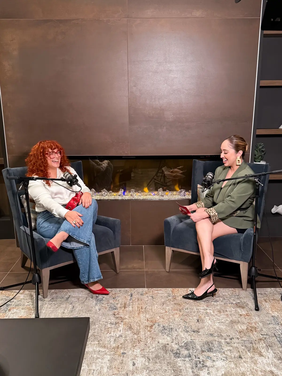 So grateful for the opportunity to be part of the @Latinas Power Talk podcast🎙️ Tuvimos una charla súper linda sobre mi vida, mis comienzos y mi experiencia como content creator.  @Kenya Vasquez Gracias por invitarme y por crear un espacio tan genuine y lleno de good vibes 💛 #latinacontentcreator #arizonacreatives #latinaspowertalk