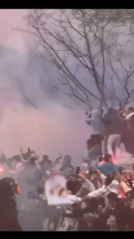 Este “Aura” solo lo tiene el Rey de Europa 👑🤍 JUNTOS NO HAY IMPOSIBLES! #realmadrid #madridista #championsleague #españa 