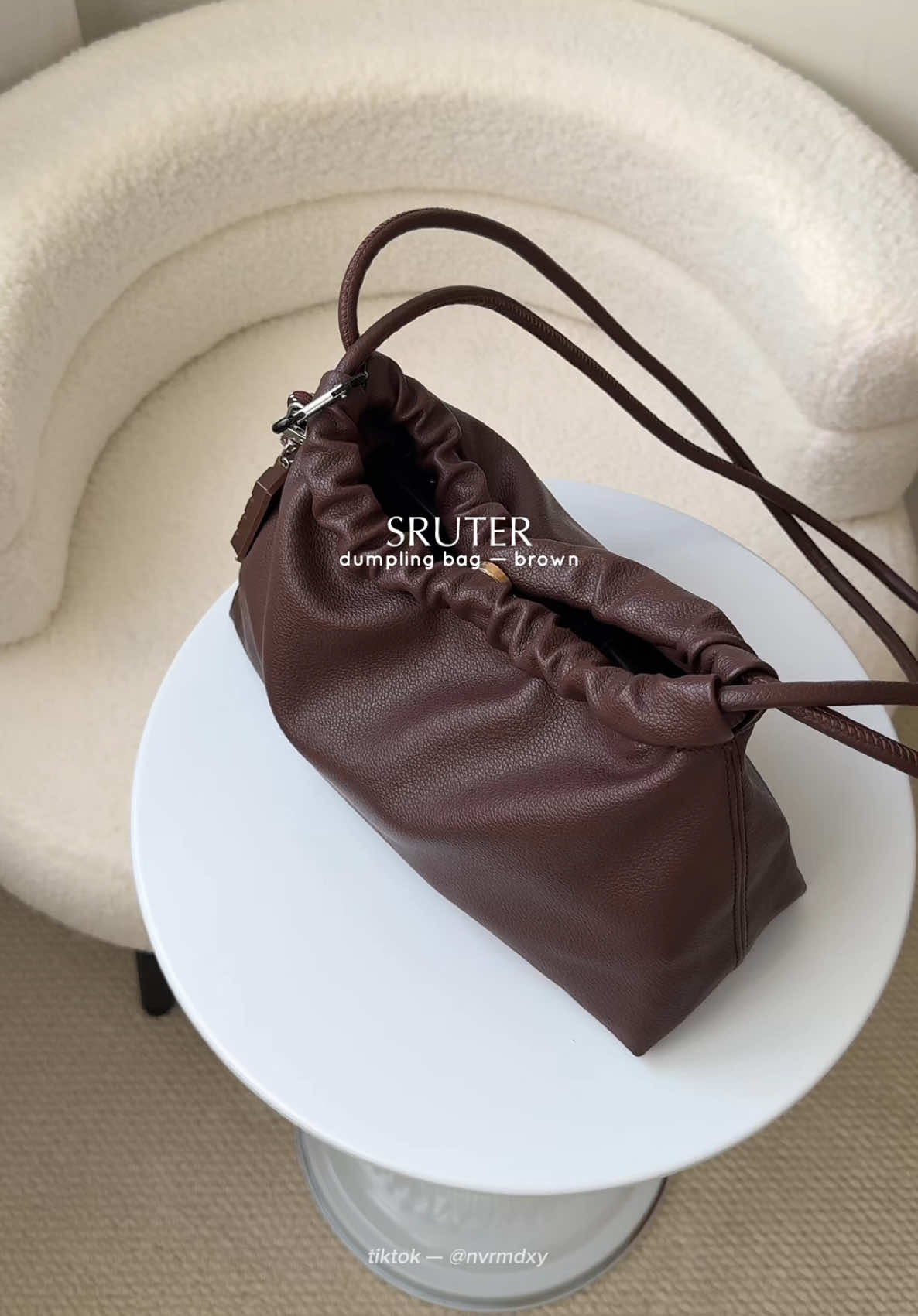Replying to @mrs.mirabuna ^ྀི new fave everyday errand bag 🤎✨ #bag #shoulderbag #slingbag #dumplingbag #everydaybag  
