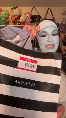 Came home with so many goodies 🍬 thank u @Fenty Beauty @Fenty Hair @sephora @MERIT Beauty @Drunk Elephant @amika @makeupbymario @Dolce&Gabbana @Kérastase @joisemaran @Anastasia Beverly Hills @Kiehl's Since 1851 @Josie Maran #sephora #sephorahaul #sephoraemployee #fyp #insideout 