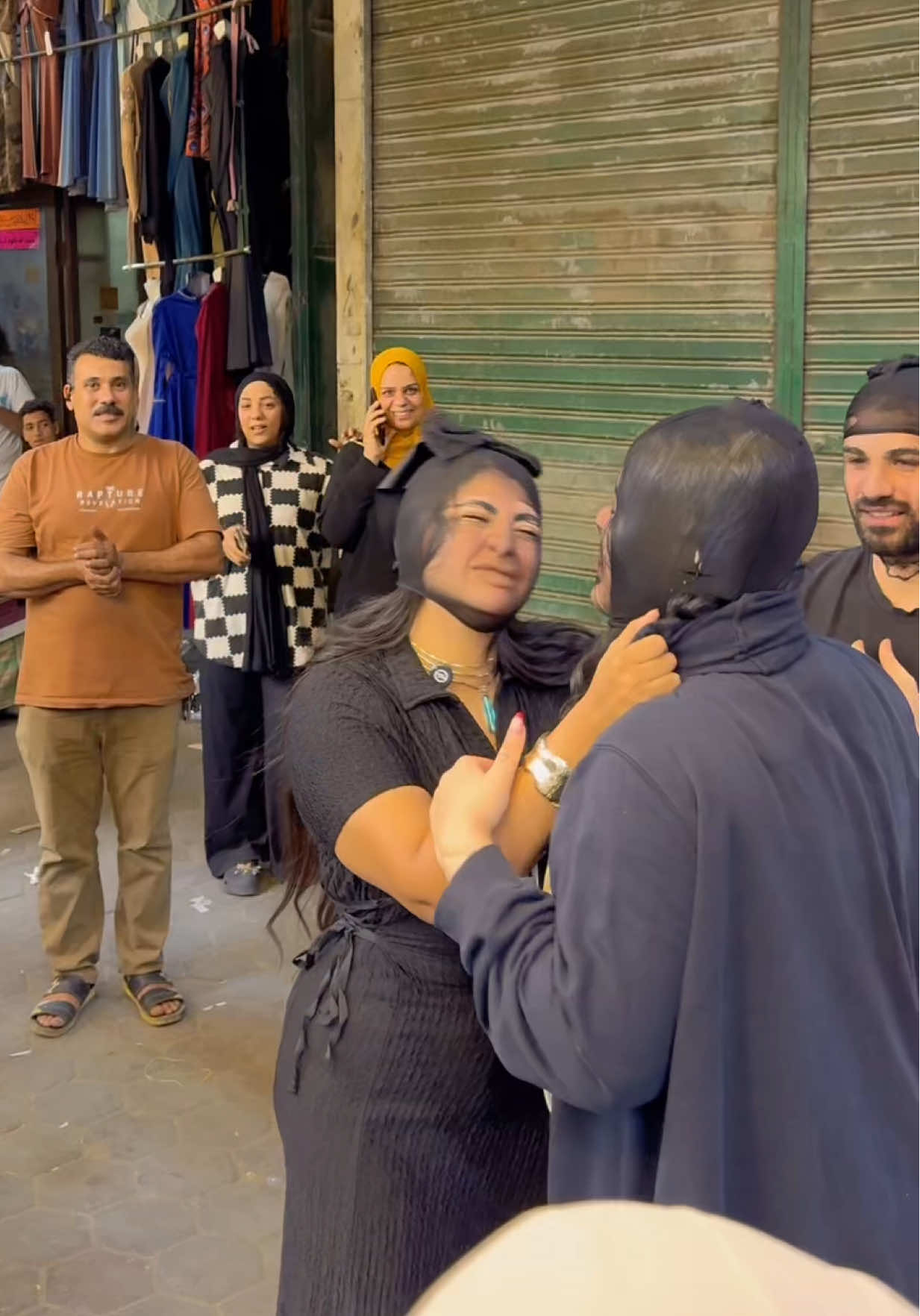 @مول القدس  العنوان: ٢١ شارع الشوذليه – العتبة 📞 للتواصل: 01062328448 🚇 أقرب محطة مترو: العتبة أو باب الشعرية هتسأل على شارع الجيش عند درب البرابرة جنب محلات السبوع والنجف ✨ 🎉 مهرجان الجمعة البيضاء اشتري بـ ٤٠٠٠ جنيه وادخل سحب على هدايا ومفاجآت🔥 الحق الفرصة قبل ما تخلص! 🎁🛍️