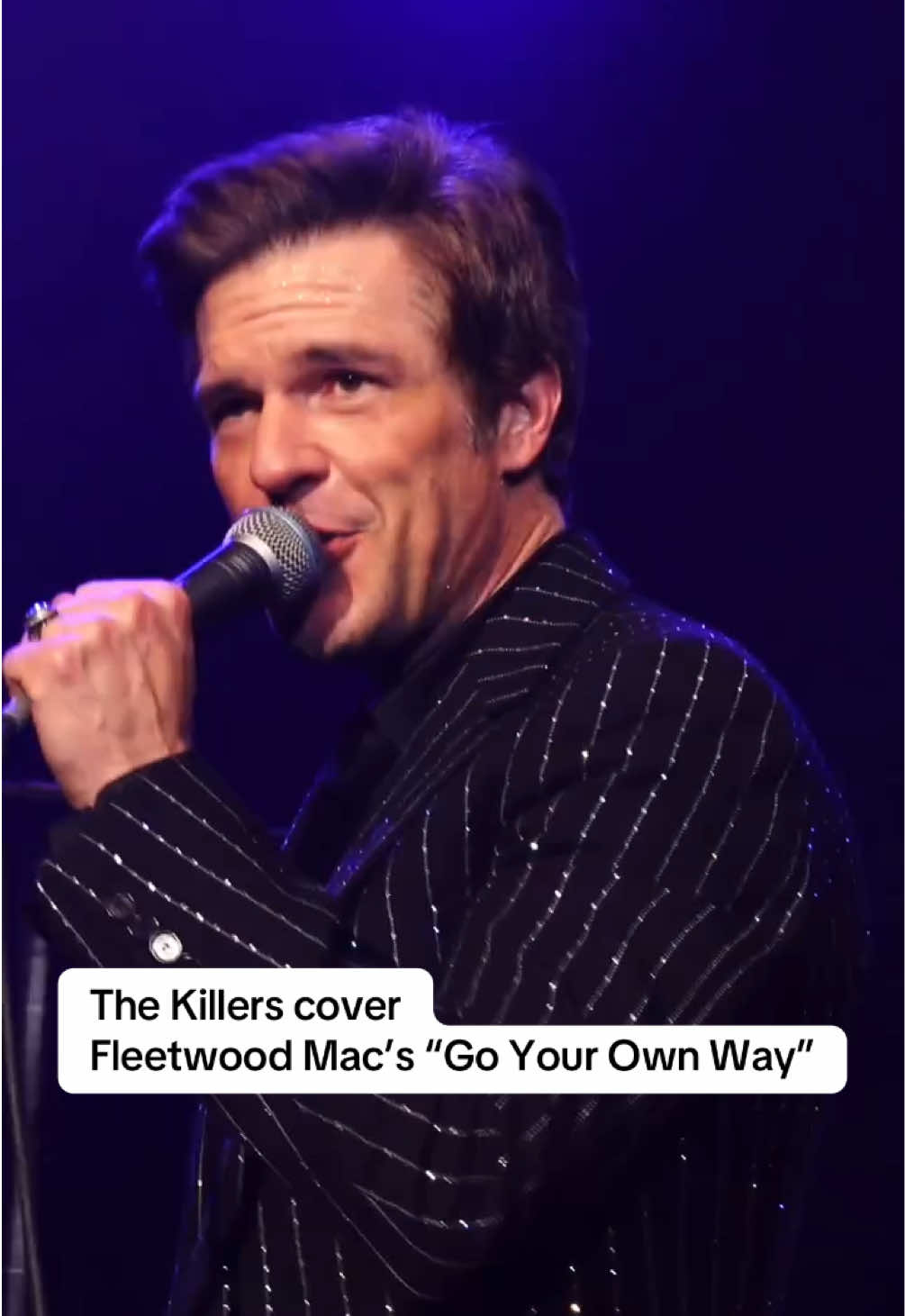 Sound like they were born to play this song. 🔥 (📹 via @The Killers Fanpage⚡️)