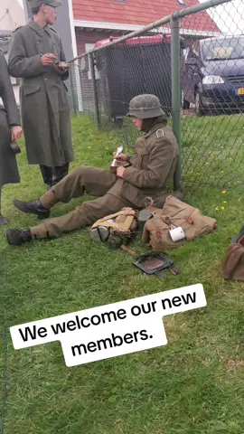 We welcome our new members @ww2 groningen @DurdenLap™ @regiment noord official @grenadier_1943 Let's make this a brilliant start👌😁 #ww2 #reenactment #newbies 