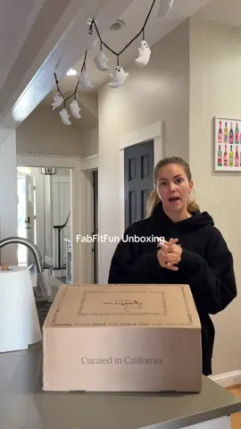 NOT AN AD ‼️ I think this might be my first time unboxing something other than Heelys lol bear with me #fyp #fabfitfun @FabFitFun @FFF 
