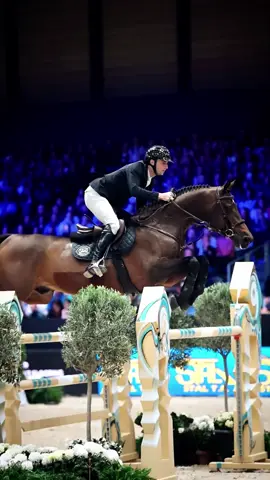 [CSI5*-W] ⭐️ 🇫🇷 Du jeudi 30 octobre au dimanche 2 novembre, les meilleurs couples de saut d’obstacles mondiaux ont rendez-vous pour le CSI5*-W du Longines Equita Lyon, Concours Hippique International ! Selon vous, qui remportera la Longines FEI Jumping World Cup™ de dimanche cette année ? 🇬🇧 From Thursday, October 30 to Sunday, November 2, the world’s best show jumping pairs will be competing in the CSI5*-W at the Longines Equita Lyon, Concours Hippique International! Who will win Sunday’s Longines FEI Jumping World Cup™ this year? 📸 PSV • M. Froment #EquitaLyon2025 #equitalyon #Eurexpo #GLeventsEquestrianSport #glevents  