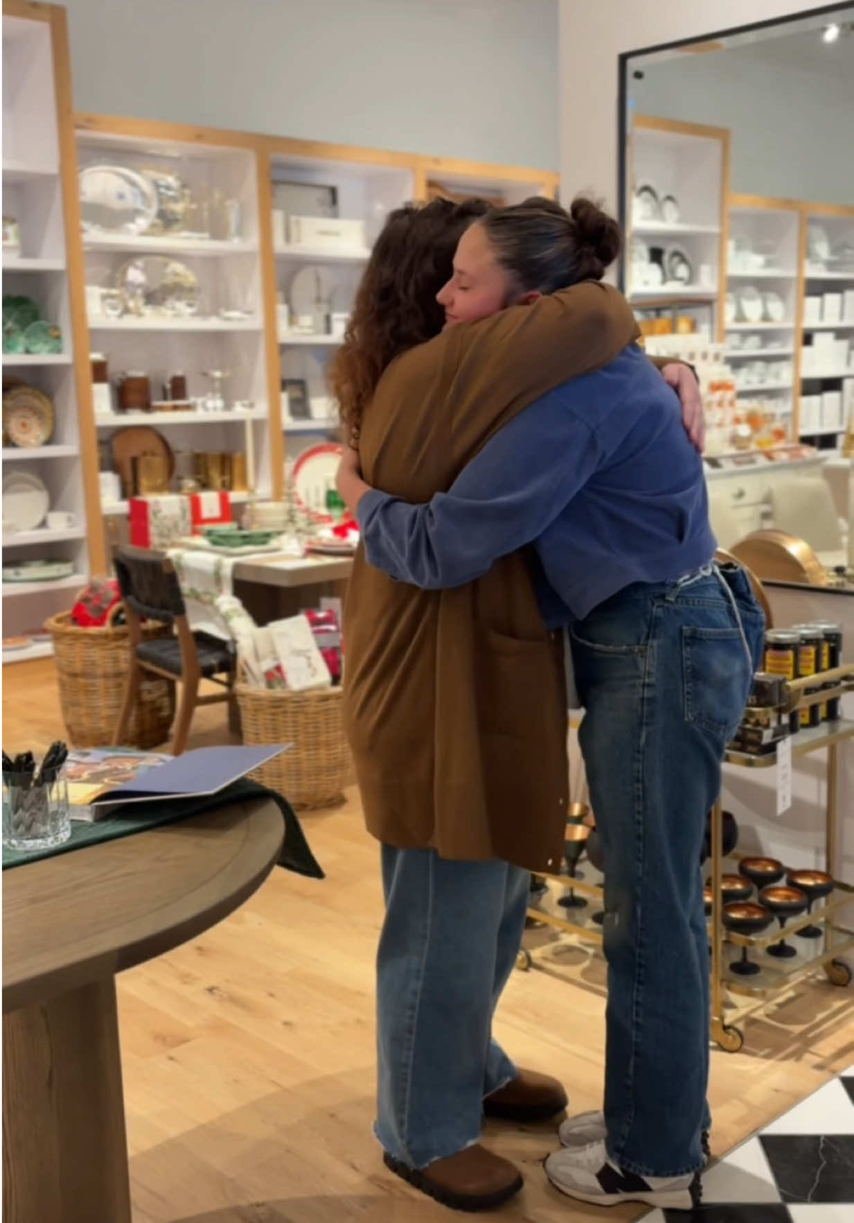 We left New York and stayed overnight in Maryland, what a beautiful state that is, before making our way to Louisville to kick off the Measure with Your Heart book tour, and then on to Lexington. This whole journey has been such a joy, but more than anything, this book tour has felt like one big family reunion. Every hug, every tear, every story shared, I’ve felt them all deep in my heart. It’s been so good for my soul. We’re on our way to Nashville tonight, and I can’t wait to see y’all there. 🤍 #fyp #thankyou #loveyou 