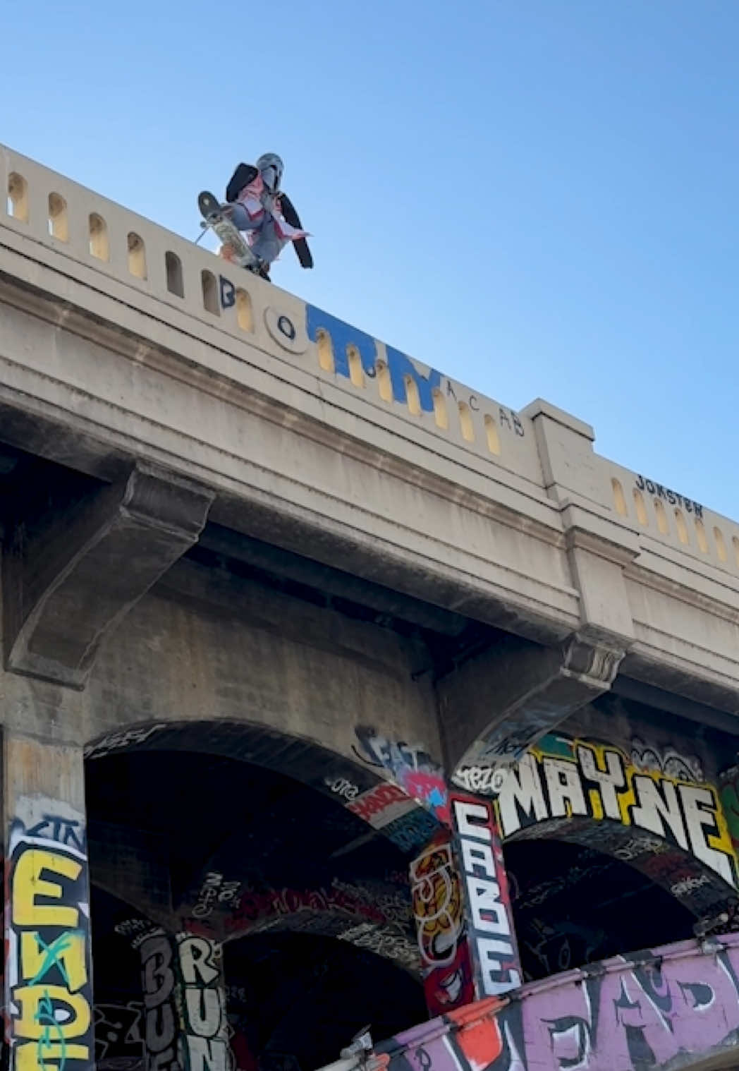 COME HUNGRY 🤤 We teamed up with Pizzanista to enflame 🔥 @Hell Bomb with an unforgettable food experience🩸 #hotsauce