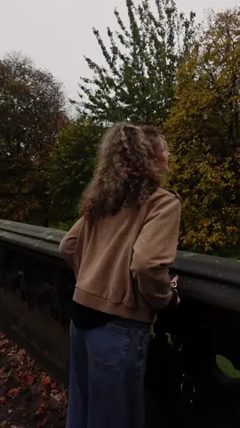 Oh me? STILL missing Edinburgh🥹❤️ #edinburghscotland #harrypotter #edinburghcastle #falltrip #falltravel 