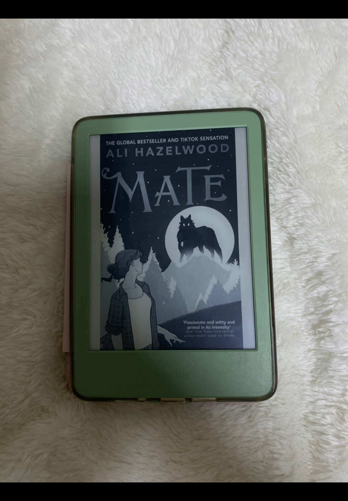 Ali Hazelwood was born to write paranormal romance #alihazelwood ##mate #Bride #recommendations #BookTok 