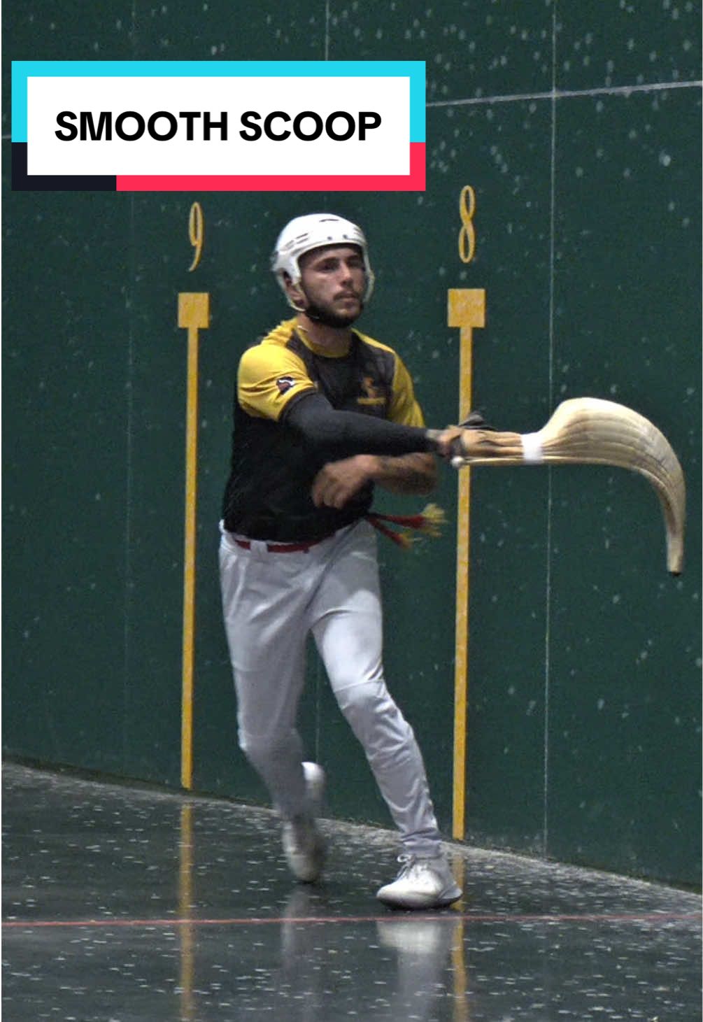 WHAT A SCOOP 😱 Douglas makes plays like this look EASY 👏  Douglas & Manny open up the gameday tonight in what will be a GREAT matchup with the Chargers. Tune in live at 5pm ET!! #jaialai #sports #battlecourt #miami #highlights 