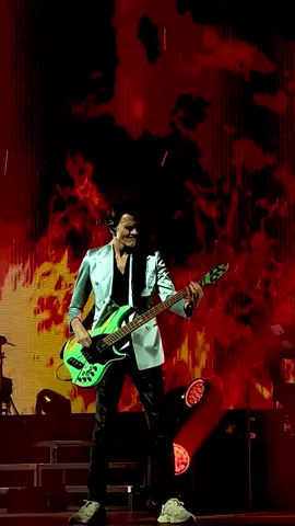 Una noche inolvidable con Duran Duran en París 💫✨  #DuranDuran #ParisConcert #LiveMusicVibes #80sLegends         