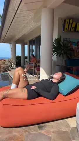 I’m just an awkward kinda person #funny #reltable #fyp 