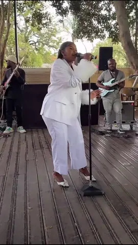 Wrapping up 2025 with the queen’s EP🥹🥹🥹#fypシ゚ #bagashandymama #lekompo #epcomingsoon #shandesh28 