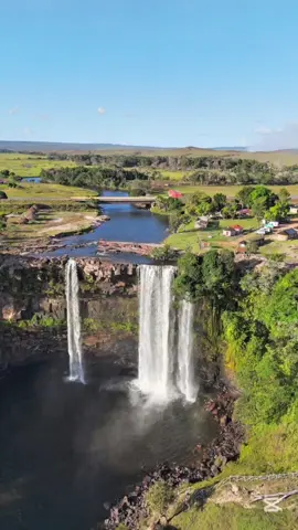Salto Kama Merú - Gran Sabana, Parque Nacional Canaima de nuestra majestuosa Venezuela. . . #gransabana #canaima #venezuela  #meru #dji 