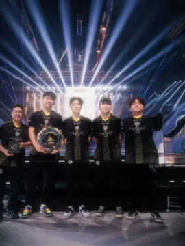 Senzuu😢  En bol senzugiin ooriin songolt bidend heleh erh bhgu #Mongolz #senzu #sad #mongolzfann 