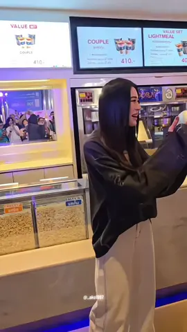 หลิงออมกับน้องหมาคือที่สุดด🐶 คือเป็นชอบหมาทั้งคู่อยู่ด้วยกันเลยดูอบอุ่นไปหมด😳🤍 #หลิงออม #lingorm #หลิงหลิงคอง #ออมกรณ์นภัส #foryou @Lingling Kwong @ออมออมเอง:^D 