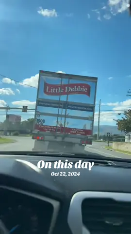 😍🎄🍰🚛 #onthisday #CastleCares #LittleDebbie #SnackCake #Virginia 