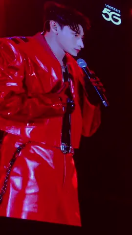 😋💋 #Isaaclion #mãi_yêu 