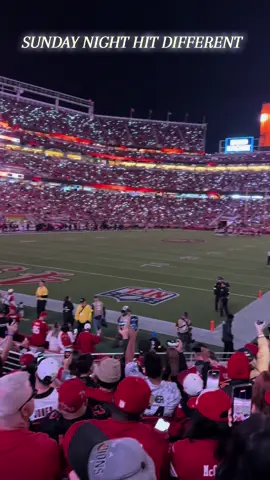 Levi’s stadium and their new light show hits different with the LOVE of your life on a sunday night! #levisstadium #sanfrancisco #49ers #nfl #loml 