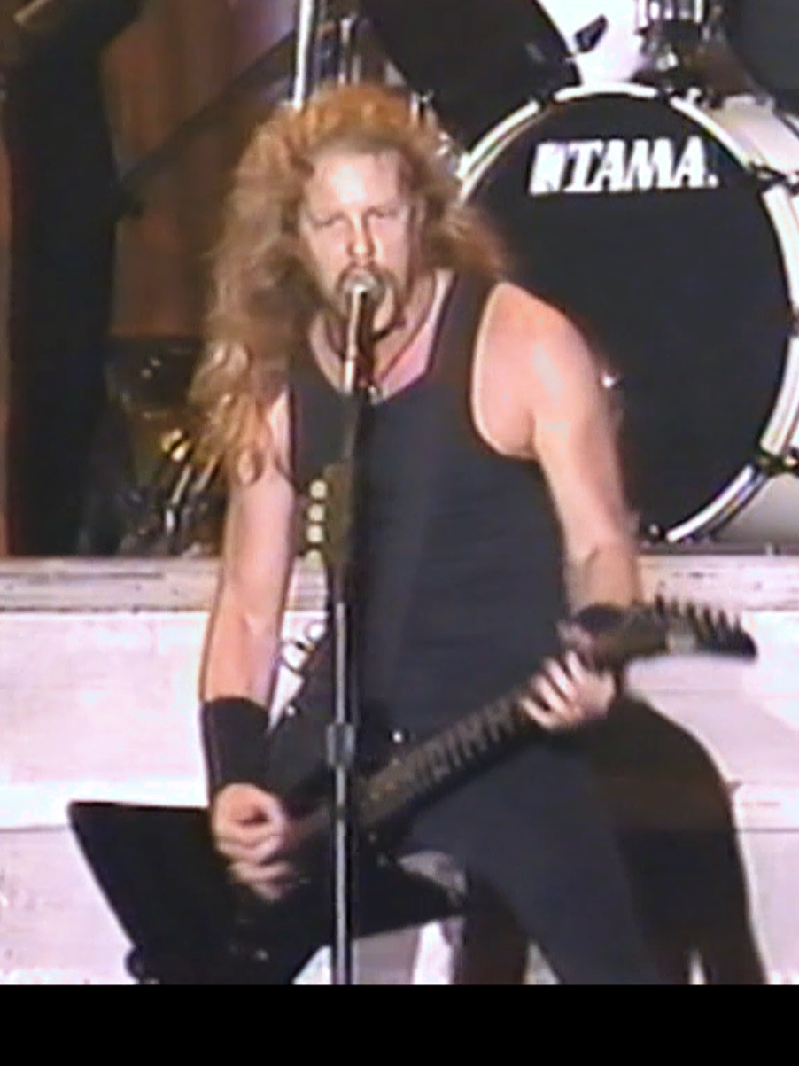 Metallica live in Barcelona, Spain - September 24, 1991 #metallica  #heavymetal  #live  #concert  #jameshetfield 