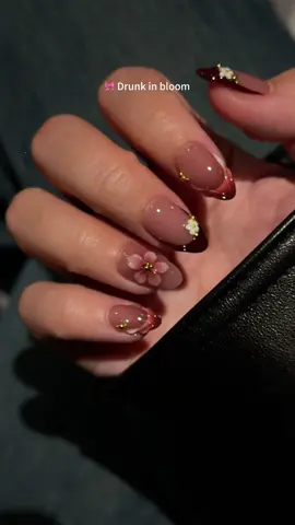 ✨Really love my pressons!#pressonnails #pressons #3dflowersnails 