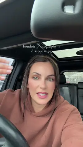 this hurts. my heart physically hurts. to be an artist in today’s world really blows. #photography #photographer #fyp #boudoirphotographer #SmallBusiness 