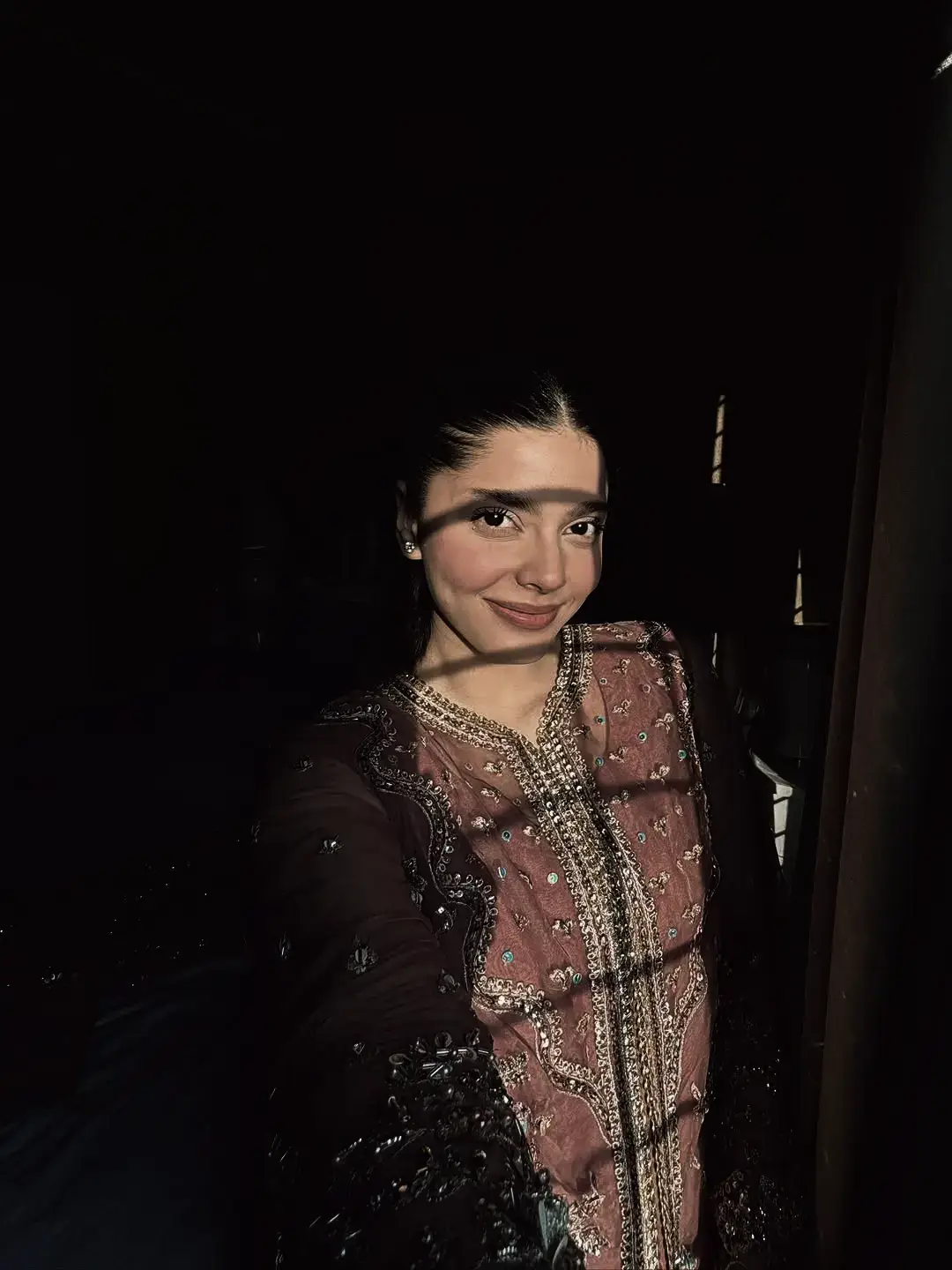 زما دي زړه زره زړی کړو زړی زړی شي چي دي باد رايستې ورينه زركى مي داسي راته وایی چی سبق پریکده لیلا واوره په غرونه چي چيرته ته واي هلته زه وای نصيب تقدير مي له لره كرخوينه عمر چي تير شي اشنا هير شي ستا دي قسم وي چي ما هیر نکړی میننه زرګي مي وري محبوبه لكه رباب خالي كوكول ناري وهه زه په صلاح کره جواب راکړه زه دي له بلي ياراني ويستلى يمه