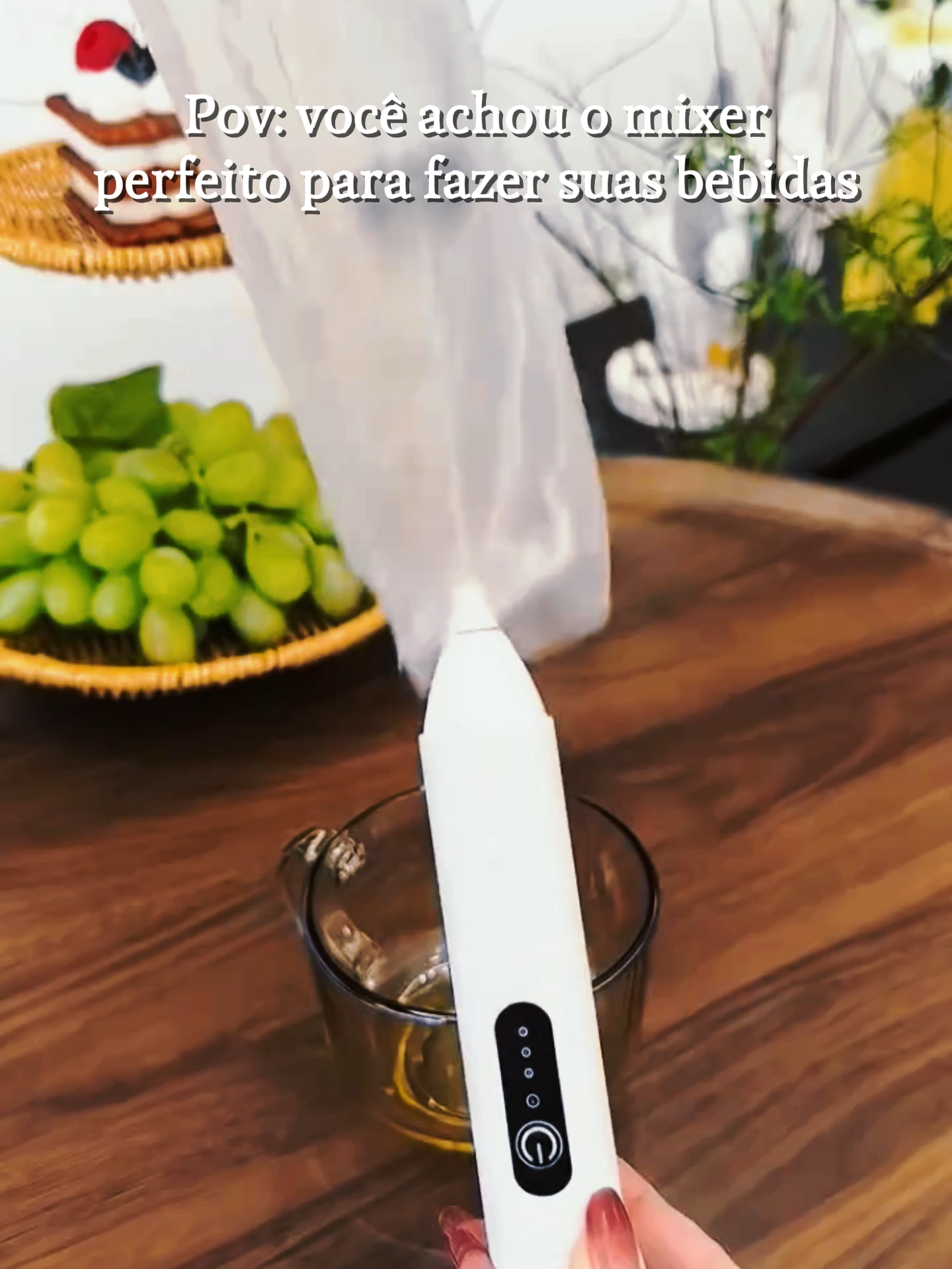 Mini mixer portátil recarregável por USB, ideal pra misturar café, leite, shakes e muito mais. Leve, potente e fácil de limpar. #minimixer #portatil #mixerusb #cozinhapratica #tiktokshop #café#leiteespumado #utilidadesdomésticas #cafeteira