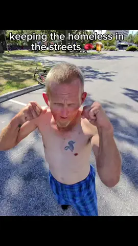 Bro was ready to box 😭🤣🥊 #fyp #funny #homeless 