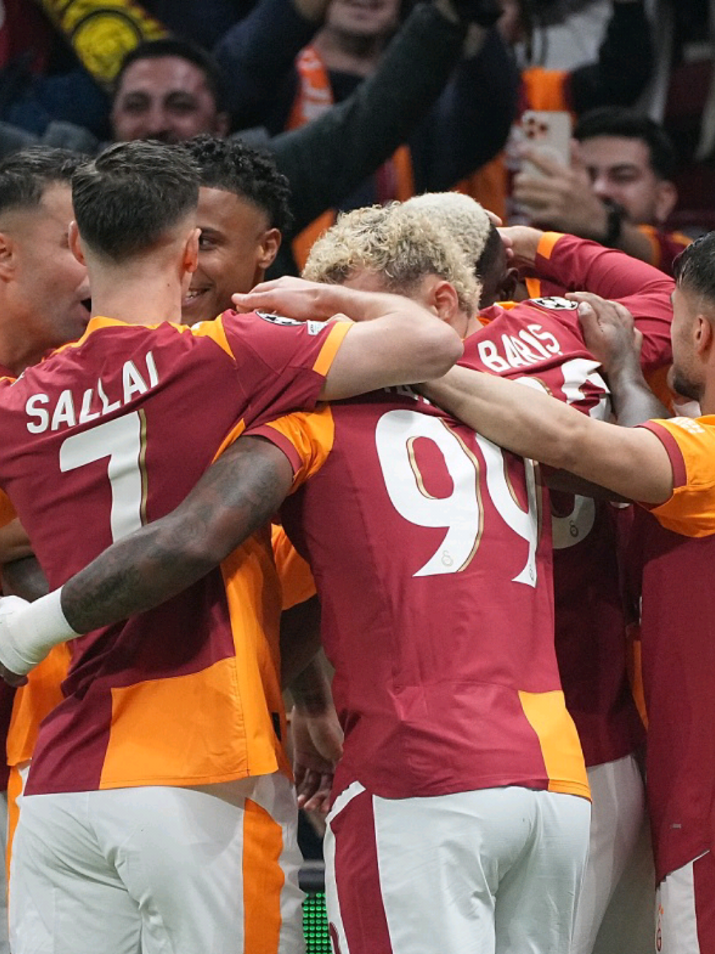 HİÇBİR FORVET ATAMAZ O GOLU OLAĞAN ÜSTÜ 🤯#galatasaray💛❤ #kesfetbeniöneçıkart🖤🔥🖤 #besiktas_ailesi_1903 #victoroshimen💛❤ #fenerbahçe💛💙 @Fenerbahçe SK 