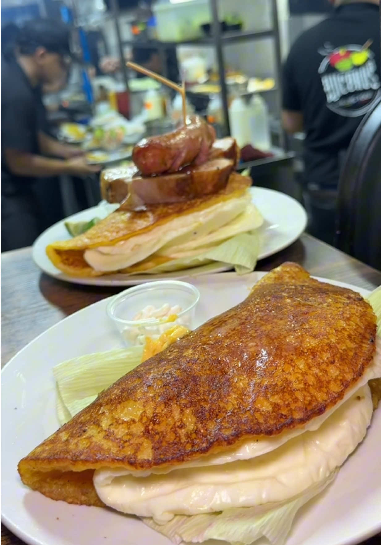 Comparte este video con tu pareja para que sepa el motivo de porque están engordando 🤭 Te esperamos en Ajiceros para que disfrutes del rico sabor Caribeño/Venezolano 😎👌🏻 📍Av. Guardia civil 829. Chorrillos #comidavenezolana #gastronomiavenezolana #restaurantevenezolano #ajiceroschillingfood 