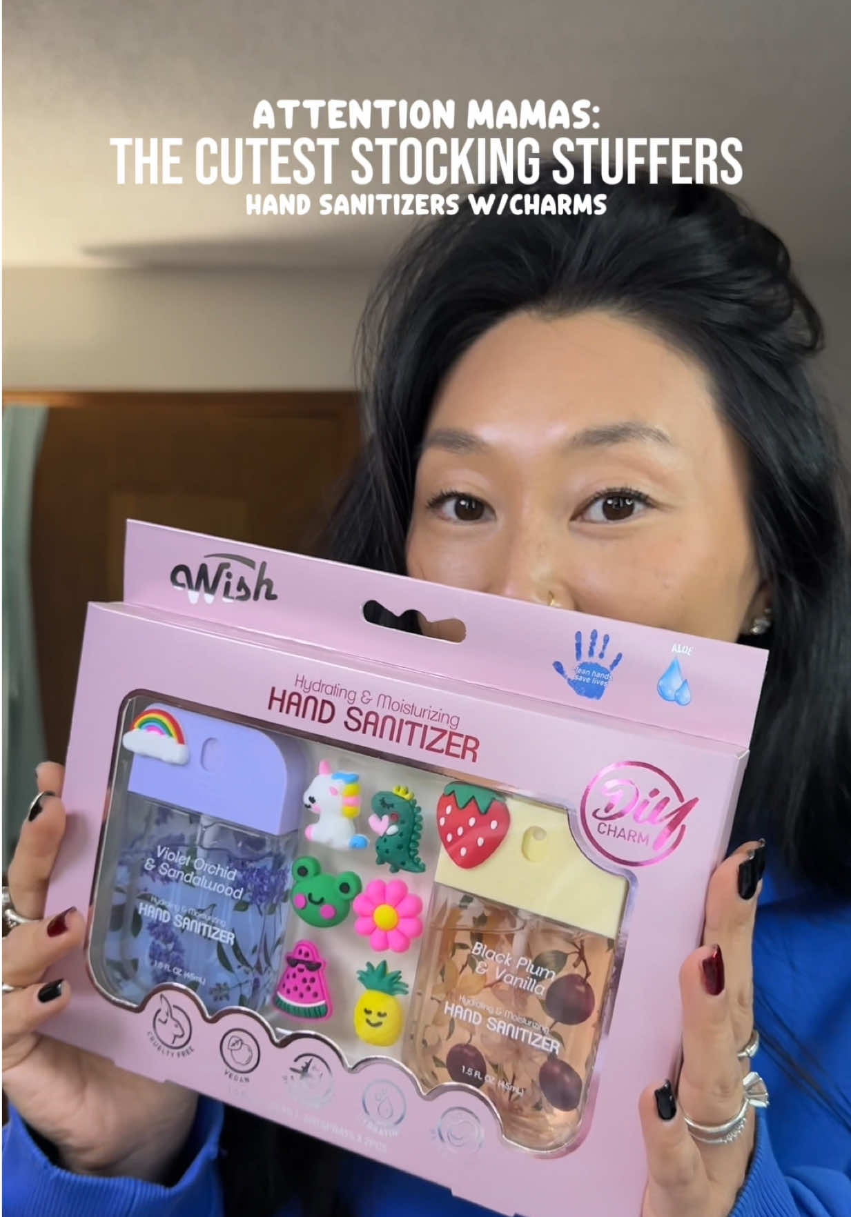 You can’t tell me these aren’t freaking cute! #stockingstuffer #christmascountdown #BeautyGifts #wishhandsanitizer #girlythings 