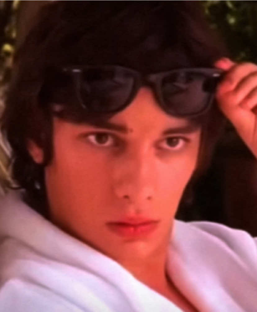 the people yearn for rodrick x pj, and i am a man of the people.  #rodrickheffley #diaryofawhimpykid #reginageorge #pjduncan #goodluckcharlie 