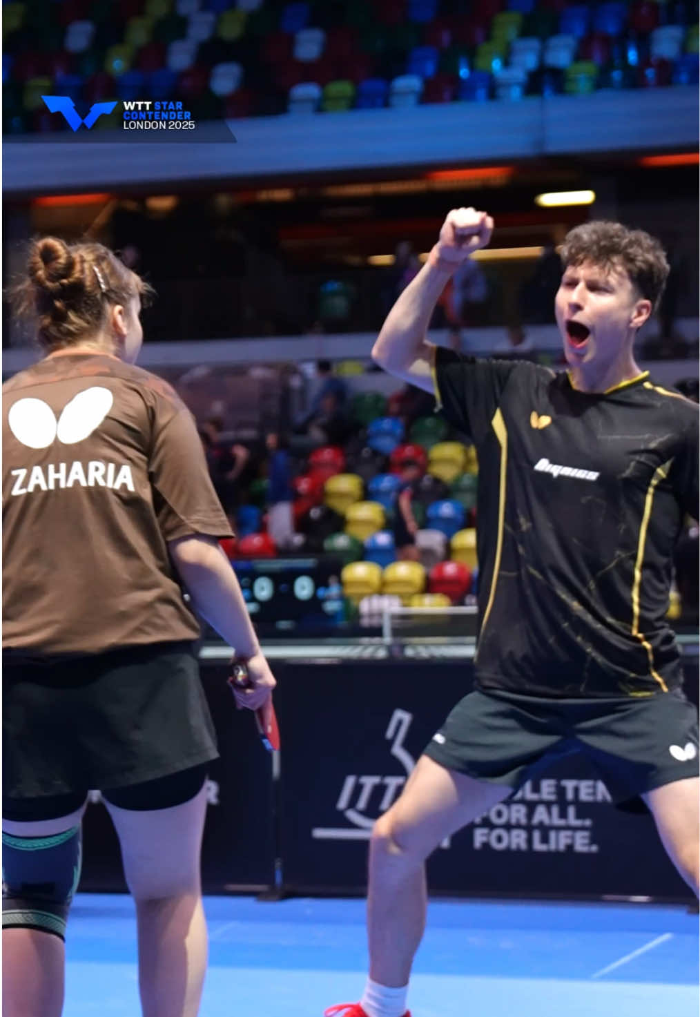 Darius Movileanu and Elena Zaharia battled through a tight 3-2 win against Harmeet Desai and Yashaswini Ghorpade! 💪  They advance to the main draw to face No.2 seeds Wong Chun Ting and Doo Hoi Kem! 💥💯 #WTTLondon #TableTennis