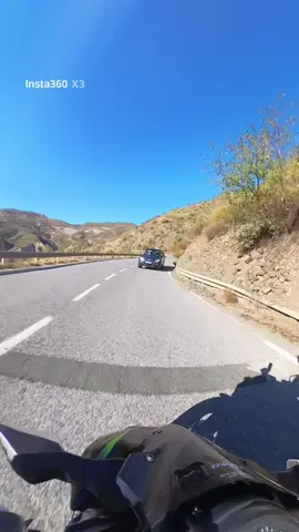 Puedo decir que he vuelto a nacer por suerte. No suelo subir cosas desagradables pero hoy iba circulando por torvizcon dirección cadiar cuando en una de las curvas me aparece un mitshubishi Montero invadiendo completamente mi carril, además con un exceso de velocidad. Lo más indignante de todo es que la “persona” por llamarlo de alguna manera ni se ha preocupado en parar para ver si me había tirado o había pasado algo por su error o distracción.  @Guardia Civil @Policía Nacional @Periódico 20minutos @eldiario.es oficial 