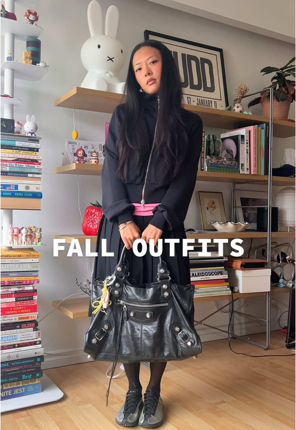 🍂🕯️☕️ Fall outfits to watch gilmore girls in #OOTD #outfitinspo #fallfashion #falloutfits 