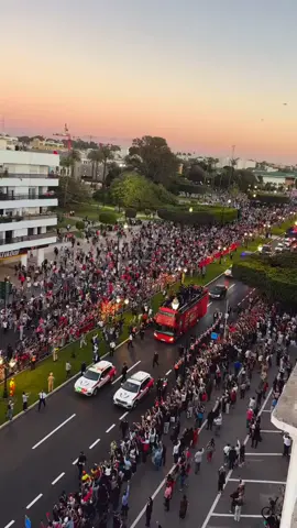 🛑الرباط تكسي الألوان الوطنية والجماهير الشعبية الحاشدة تحيي المنتخب الوطني المغربي لأقل من عشرين سنة