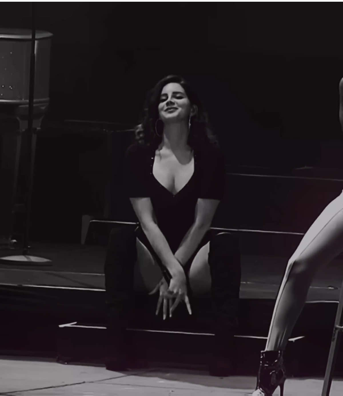 happy birthday blue banisters!! #lanadelrey #lanadelreyedit #borntodie #ultraviolence #lustforlife 