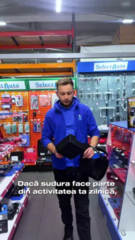 Un upgrade care face diferența! De la masca de sudură clasică la o cască modernă. Cine a lucrat cu o mască de sudură manuală știe cât de incomod poate fi să o ții mereu în mână, mai ales la lucrările lungi sau în spații restrânse.  Noua cască de sudură automată și reglabilă aduce un plus real de confort și siguranță în activitatea de zi cu zi. Este mai comodă, mai profi și, în același timp, mai modernă. Avantajele căștii de sudură moderne: ✅ Ecran automat care se adaptează instant la intensitatea luminii, oferind protecție optimă pentru ochi. ✅ Reglaj personalizat pentru o fixare confortabilă și stabilă pe cap, fără disconfort în timpul lucrului. ✅ Protecții pentru ambele ecrane, disponibile ca piese de schimb – ușor de înlocuit, pentru durabilitate sporită. Un pas simplu spre un mediu de lucru mai sigur, mai eficient și mult mai confortabil.  Adio mască ținută cu o mână și „ochi închiși” la fiecare sudură – salut, cască automată care îmbină protecția, confortul și stilul profesional. O găsiți la doar 82 de lei pe site-ul www.SelectAuto.ro - cod produs ST1114 - Mască de sudură automată DIN 9-13, SelTech.