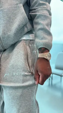 Airport fit, last one of the year🫩 #fyp  #fitinspo 