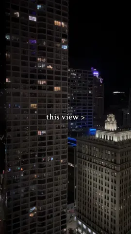 the hotel definitely DOES matter when im traveling #forever20 #xyzbca #contentcreator #chicago #views 