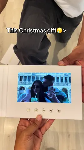 This is so beautiful. I can’t even believe this is real 😭🤍 #videocard #heymemo #giftsforher #heymemos #anniversarygift 