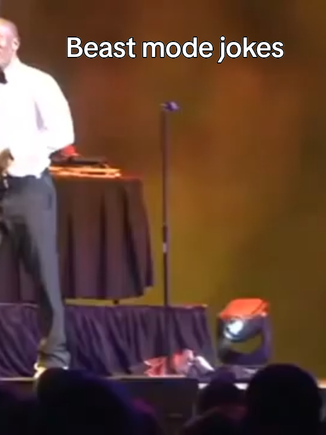 #creatorsearchinsights  We all had that one guy in class who'd risk their future by making jokes all year #comedyvideo #trendingvideo #fypシ゚ 