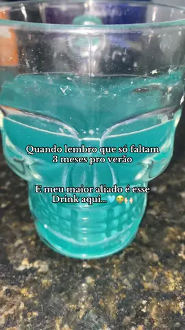 Sobre a legenda:  Você sabia que o cortisol, o famoso hormônio do estresse, pode estar sabotando seu corpo e sua mente? 😩 Quando ele está alto, você sente ansiedade, inchaço, cansaço constante, perde foco e até tem dificuldade pra dormir. Foi por isso que eu me rendi ao Drink Azulzinho🩵 Ele ajuda a reduzir o estresse, melhora o sono, equilibra os hormônios e ainda dá aquela sensação deliciosa de calma e bem-estar. É o meu ritual diário pra desacelerar e cuidar de mim de dentro pra fora. ✨ Se você também precisa provar disso, deixa um comentário que te mando o link😘 #Relaxei #CortisolAltoNão #SaúdeEmPrimeiroLugar #BemEstar #momentorelaxei