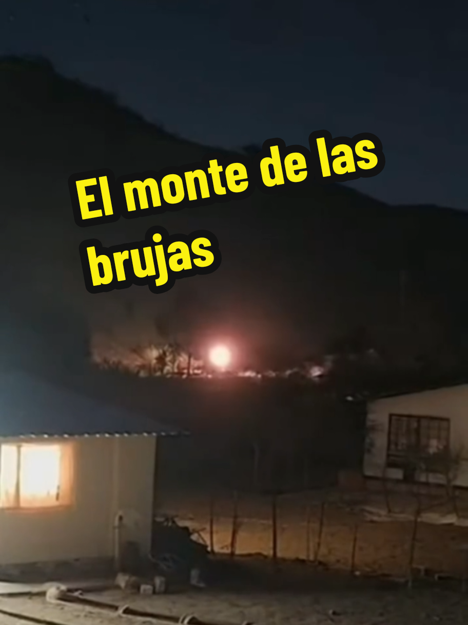 Misteriosas bolas de fuego aparecen en el cerro de las brujas en Catemaco Veracruz.. #misterio #viraltiktok #horror #miedoyterror #terror 