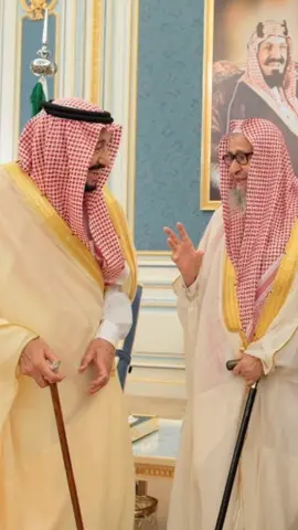 ‏⁧‫#أمر_ملكي‬⁩ بناءً على ما عرضه سمو ⁧‫#ولي_العهد‬⁩: يُعين فضيلة الشيخ الدكتور صالح بن فوزان بن عبدالله الفوزان مفتيًا عامًا للمملكة العربية السعودية ورئيسًا لهيئة كبار العلماء ورئيسًا عامًا للرئاسة العامة للبحوث العلمية والإفتاء بمرتبة وزير. ‏⁧‫#واس‬⁩ #السعودية 