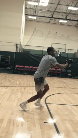 Are you struggling to hit your shots consistently? Whether you're a beginner or a seasoned player, Jushoop's CORRECTION GLOVES  can take your game to the next level. Say goodbye to missed shots to the left and right, and improve your accuracy with Jushoop. Visit Jushoop.com today to get your hands on this essential tool for any basketball player looking to elevate their game. #jushoop #sportscommunity