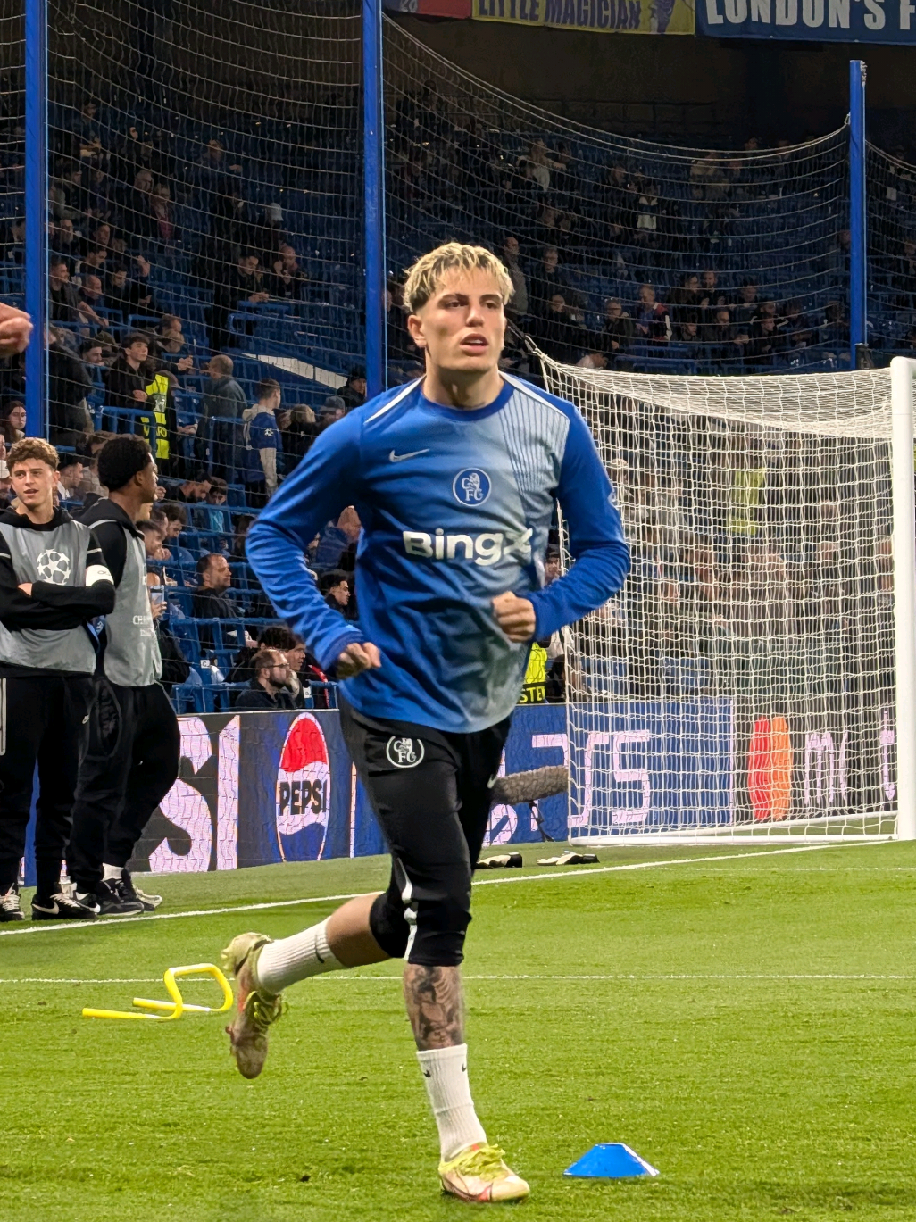Pov watching Chelsea warm up for their Champions League game against Ajax 🔥 #cfc #chelseafc #garnacho #enzofernandez #ucl 